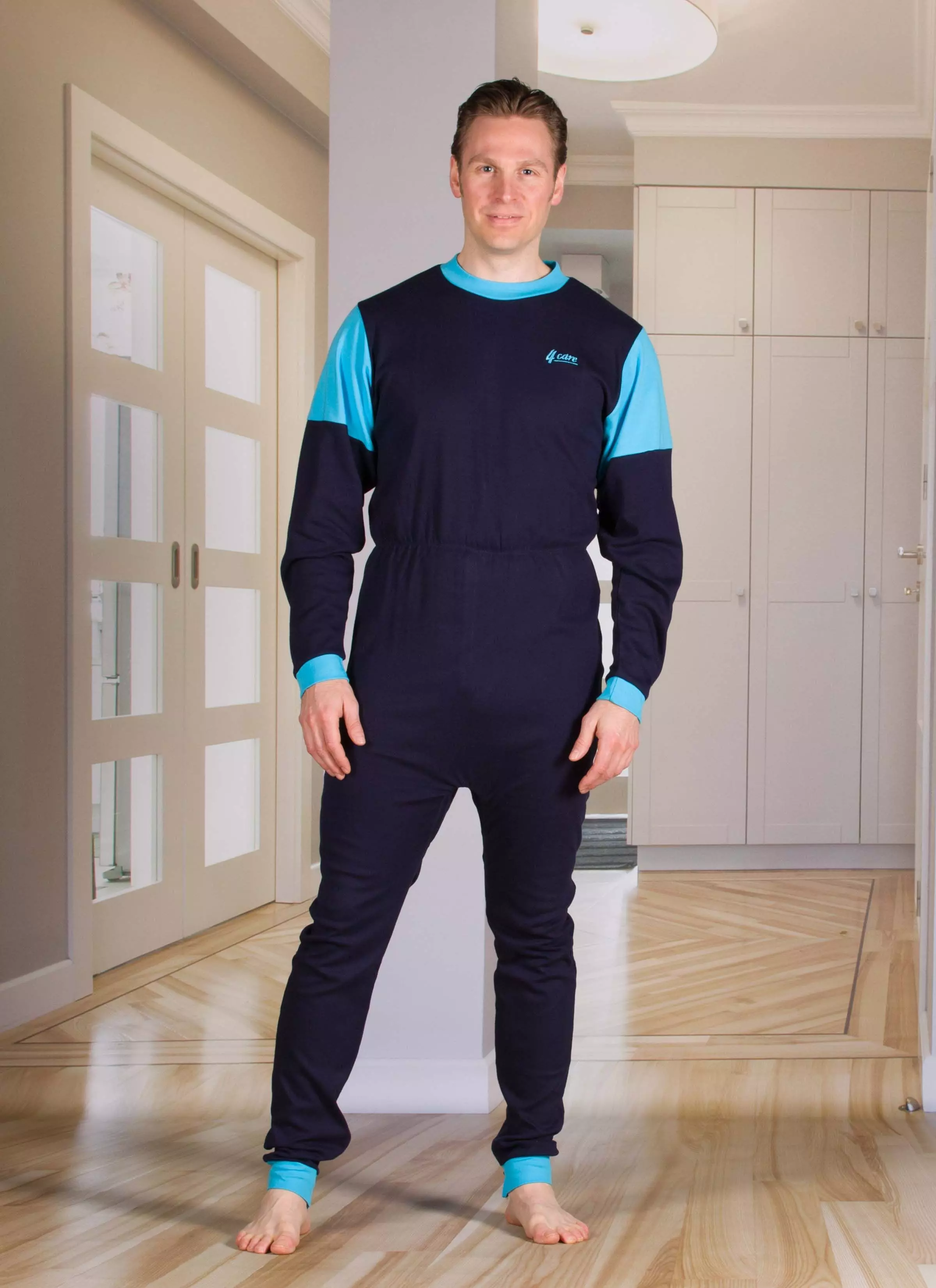 Pflegeoverall in der Farbe marine