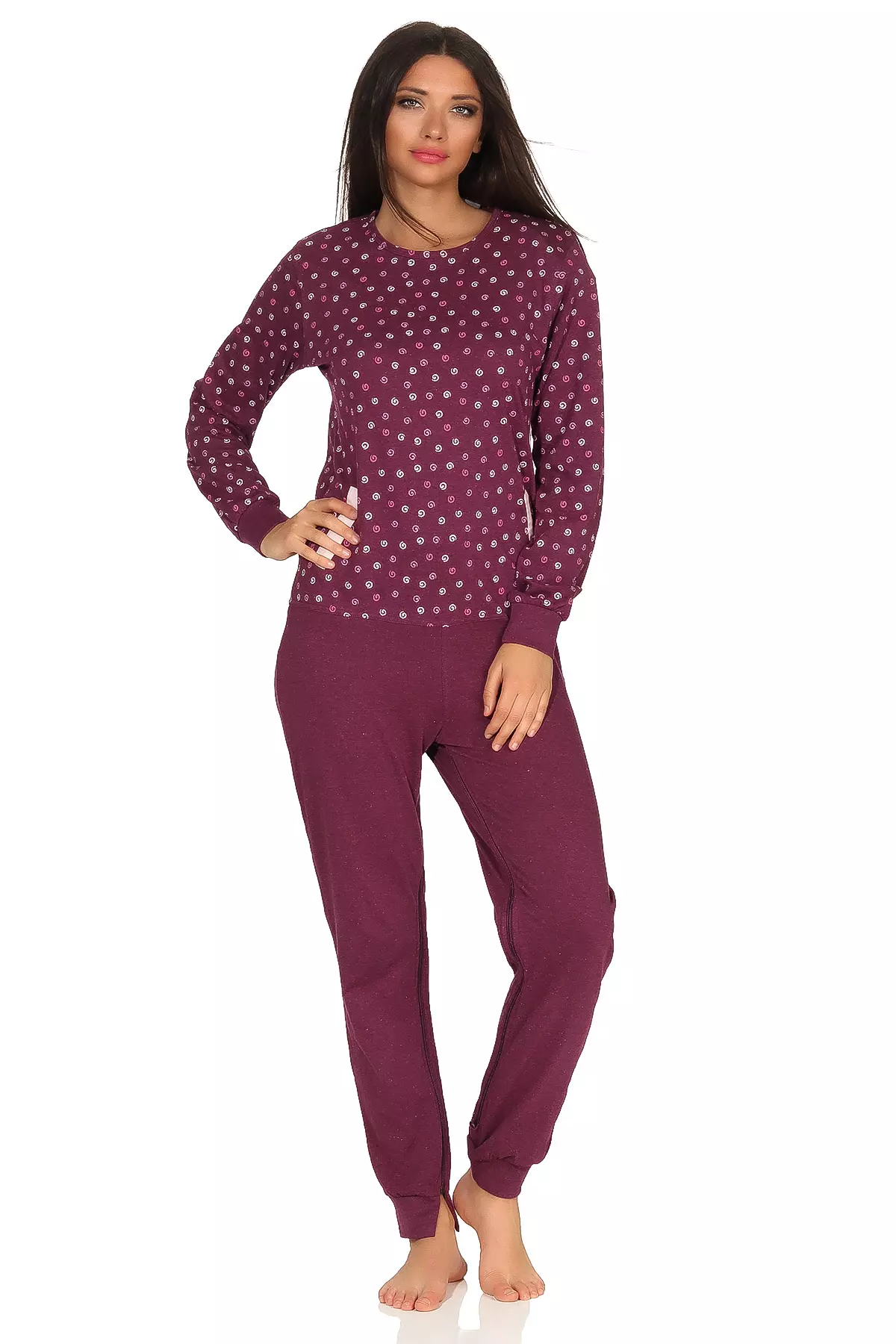 Ansicht von vorn des beere farbenen Pflegeoveralls für Damen
