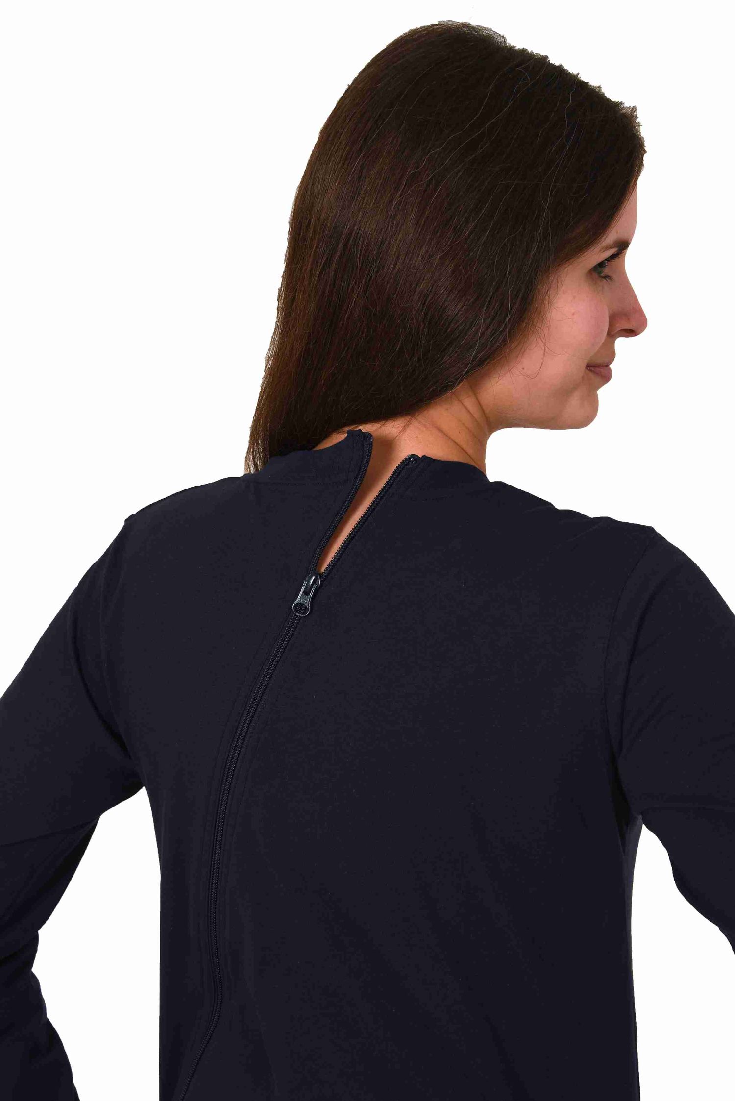 Deatailansicht schräg verlaufender Rückenreißverschluss am Pflegeoverall