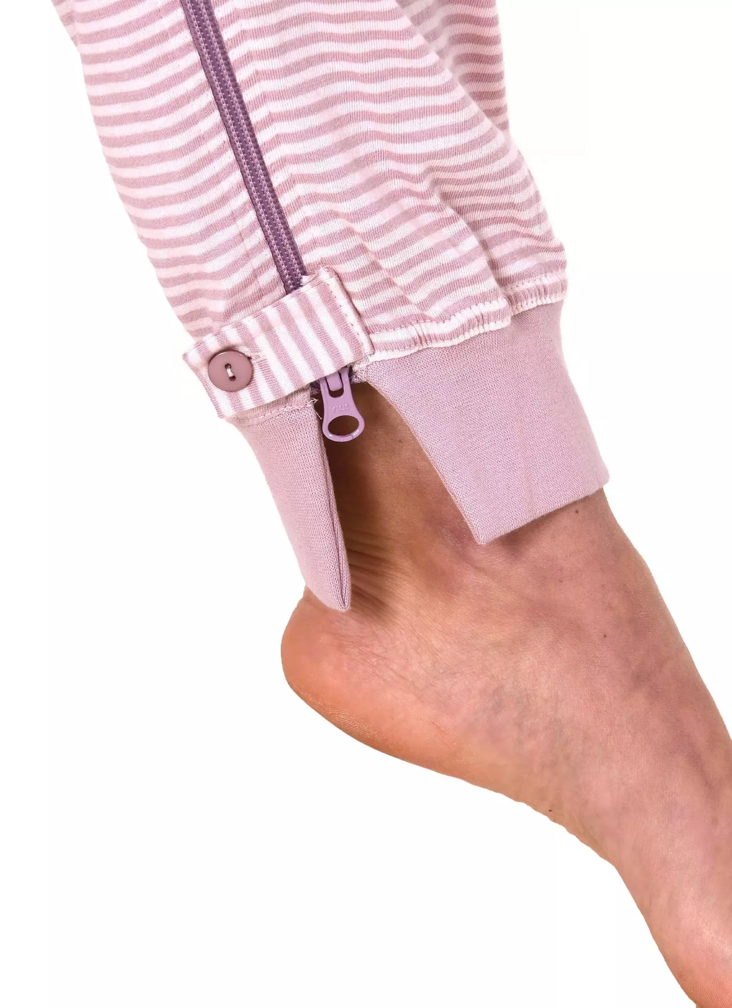 Pflegeoverall Detail teilbarer Beinreißverschluss rosa mit Knopfsicherung