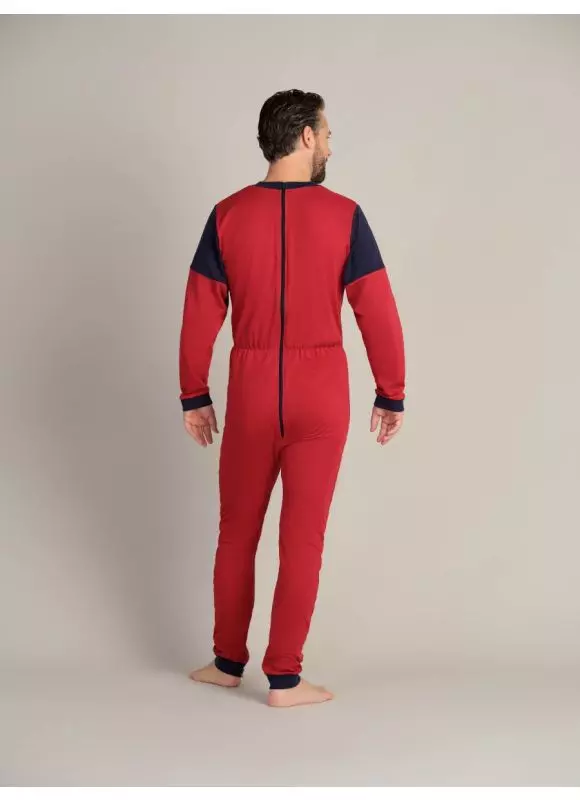 Rückansicht des Pflegeoveralls mit Doppelreißverschluss in der Farbe rot