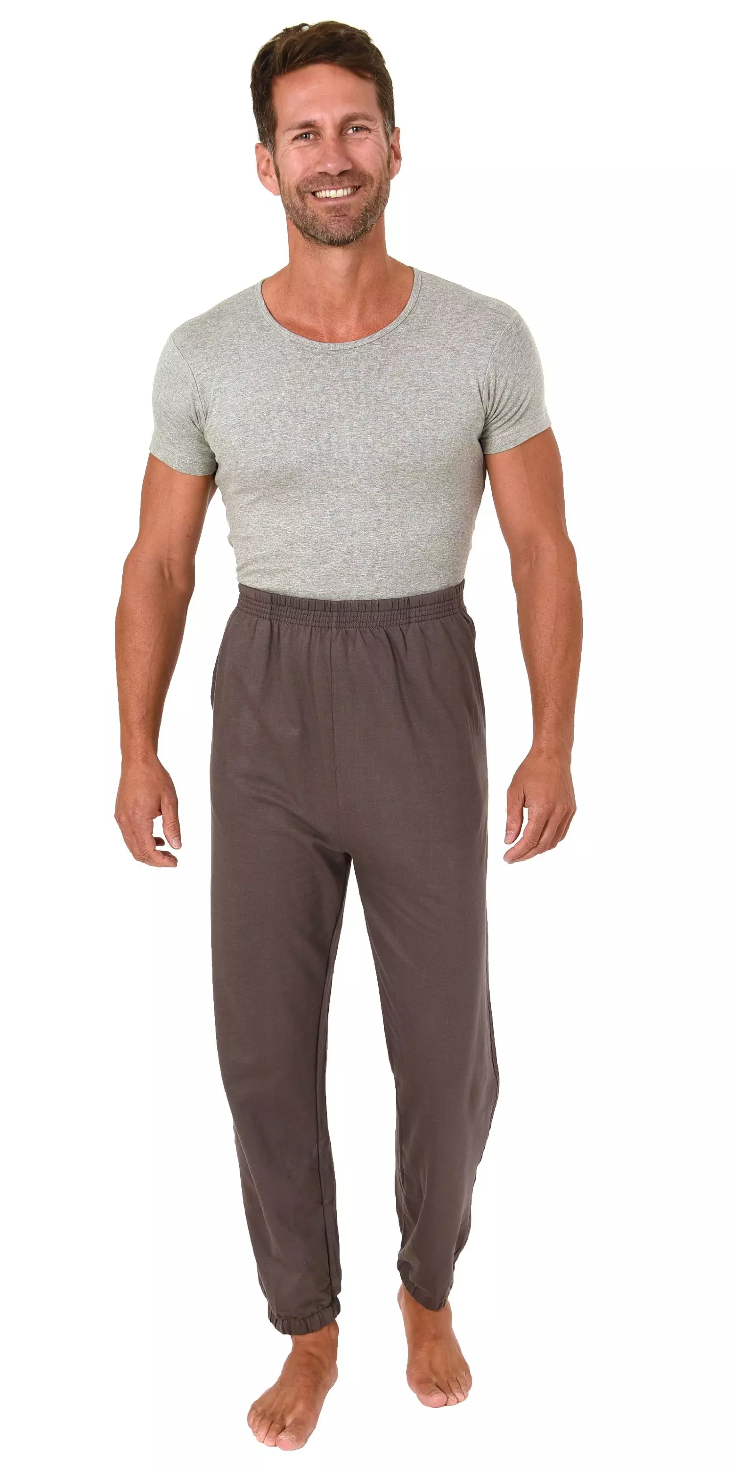 Pflegeoverall Jogging in Braun von NormannCare - Frontansicht