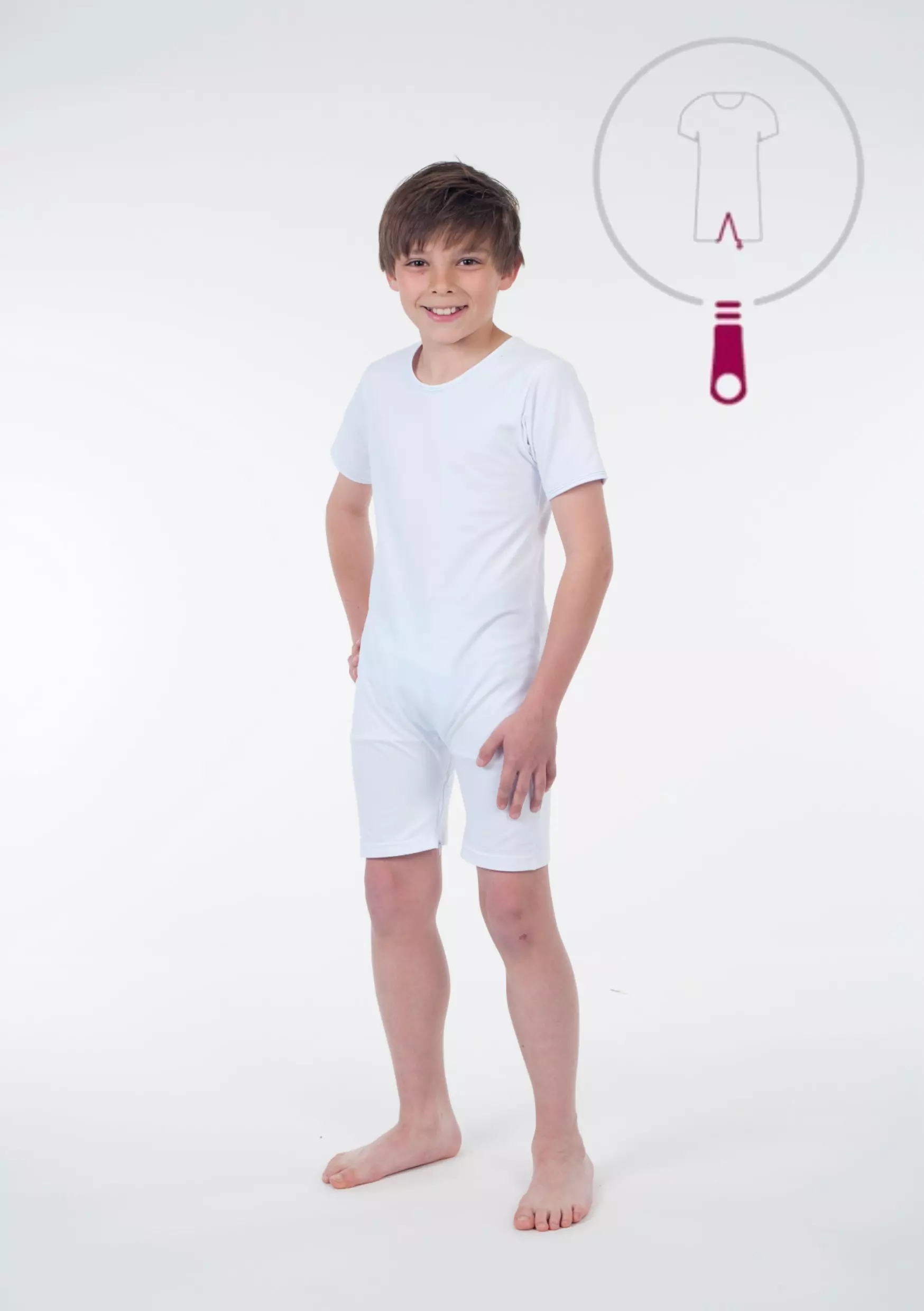 Weißer Kinderpflegebody von Suprima, kurzarm, mit teilbarem Beinreißverschluss für einfachen Zugang, erleichtert das An- und Ausziehen, weiches Material. 4700