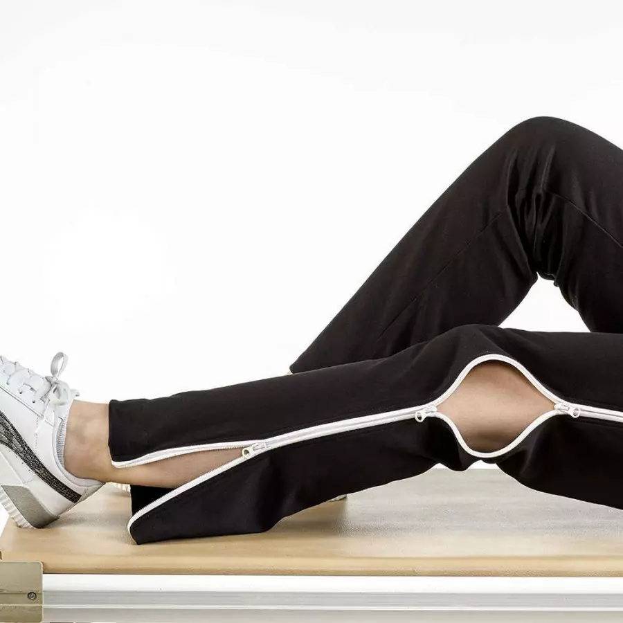 RehaFlex Therapiehose Schwarz - Seitenansicht