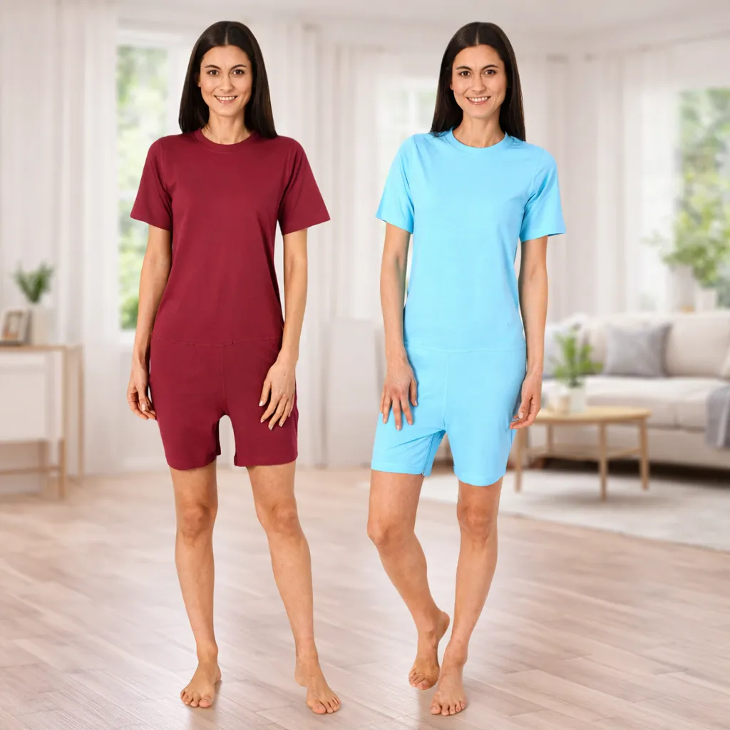 NormannCare Pflegeoverall kurzarm in Türkis und Beere - Vorderansicht