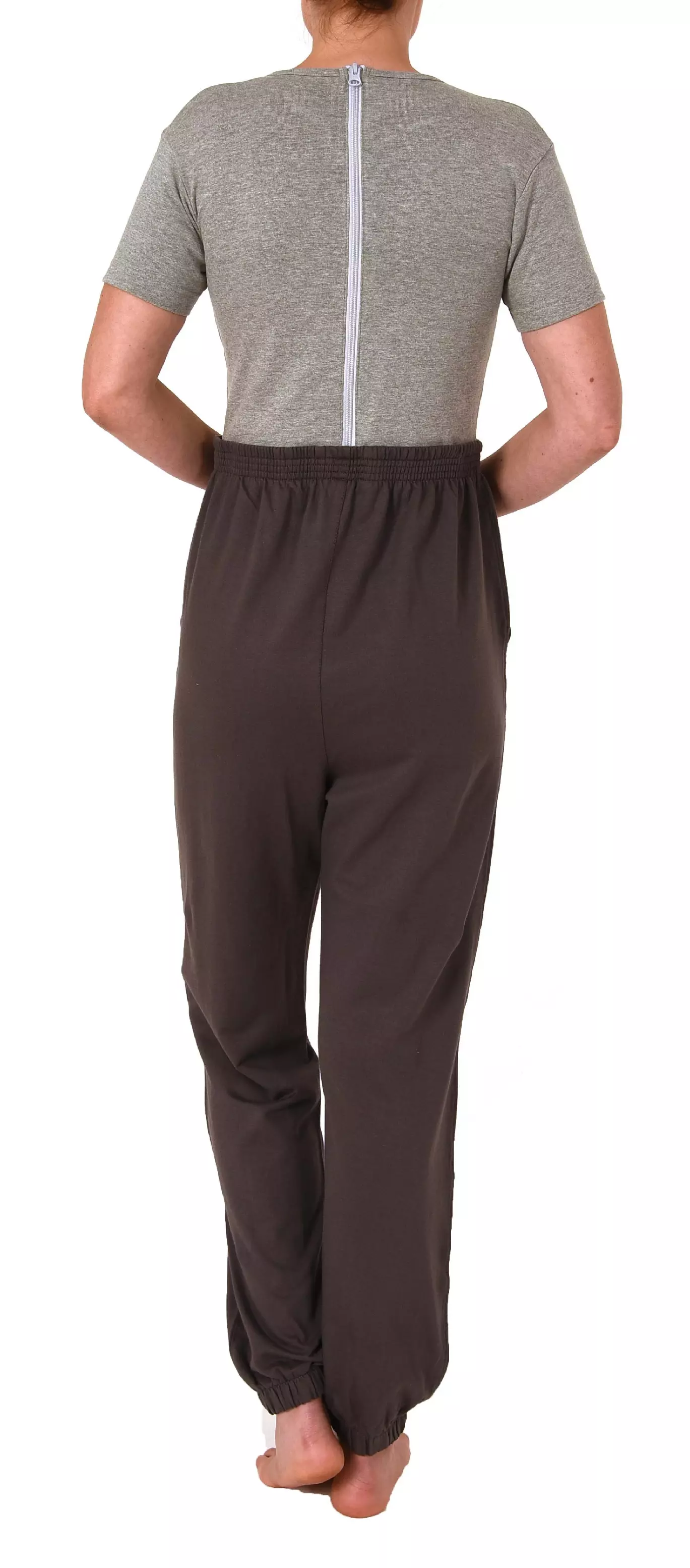 Pflegeoverall Jogging von NormannCare, Braun, Rückansicht